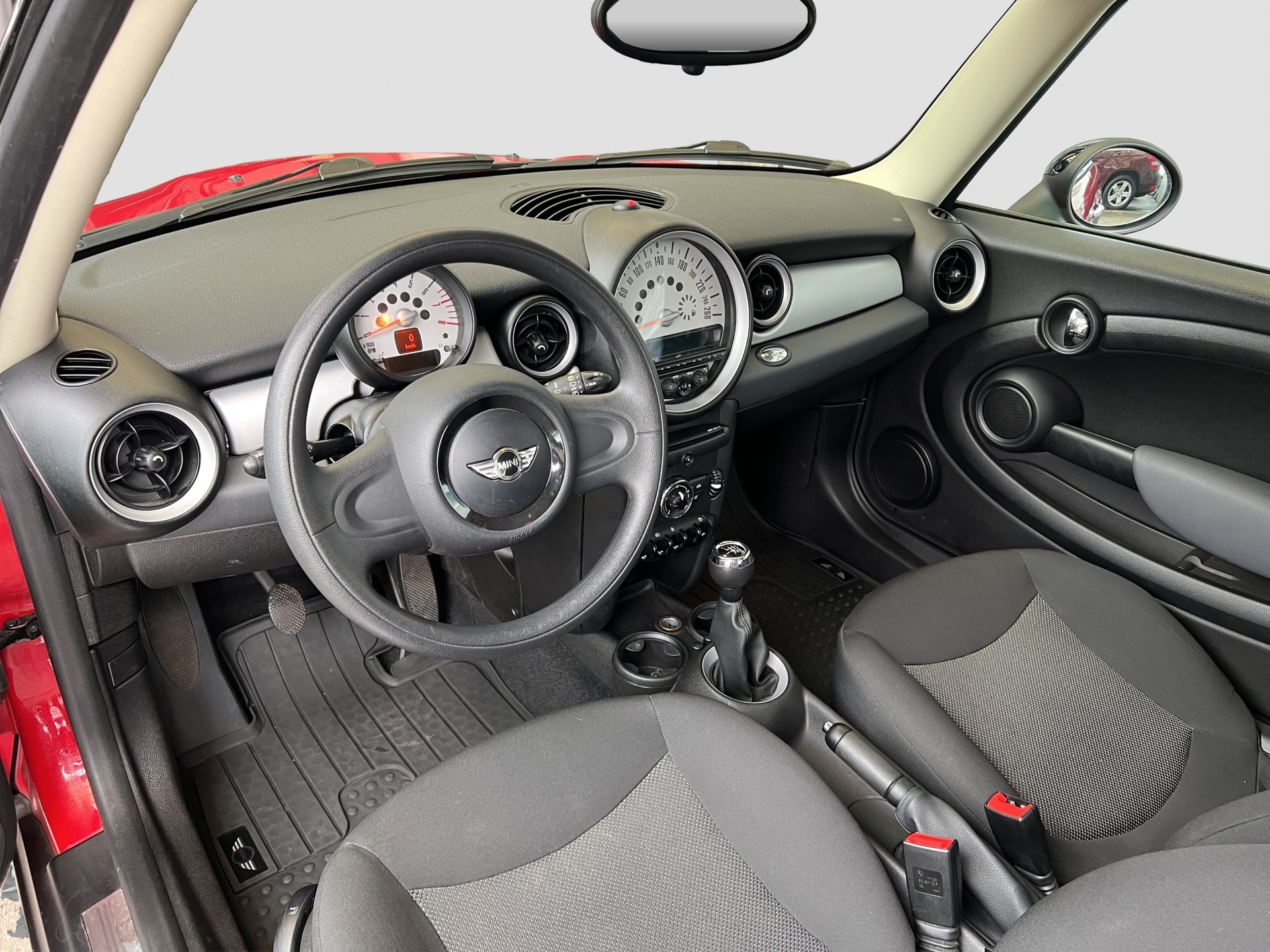 MINI Cooper-image-10