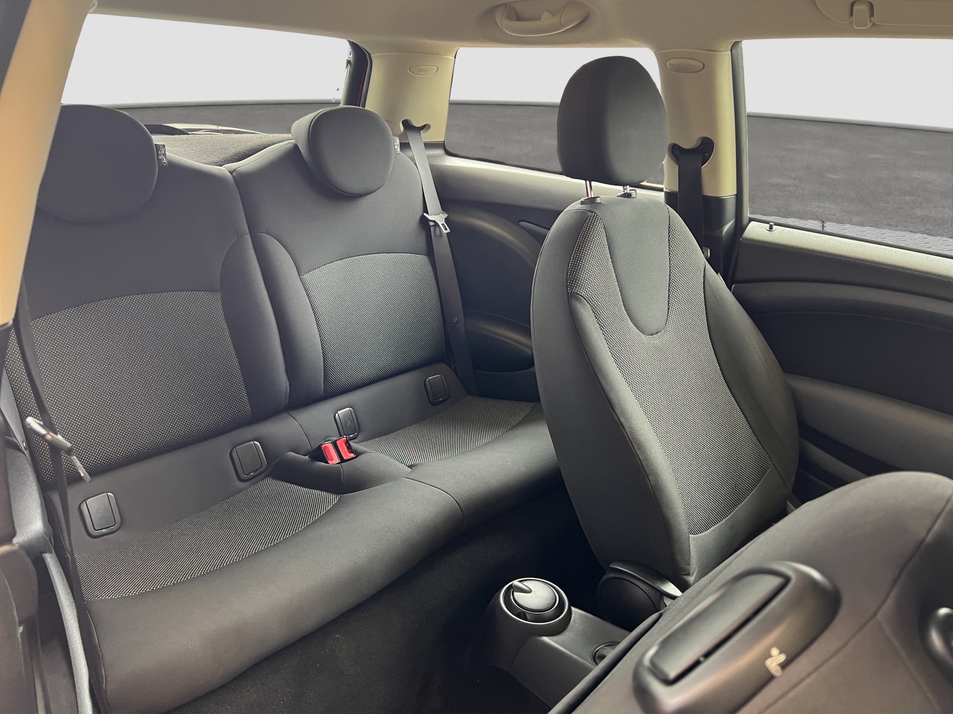 MINI Cooper-image-12