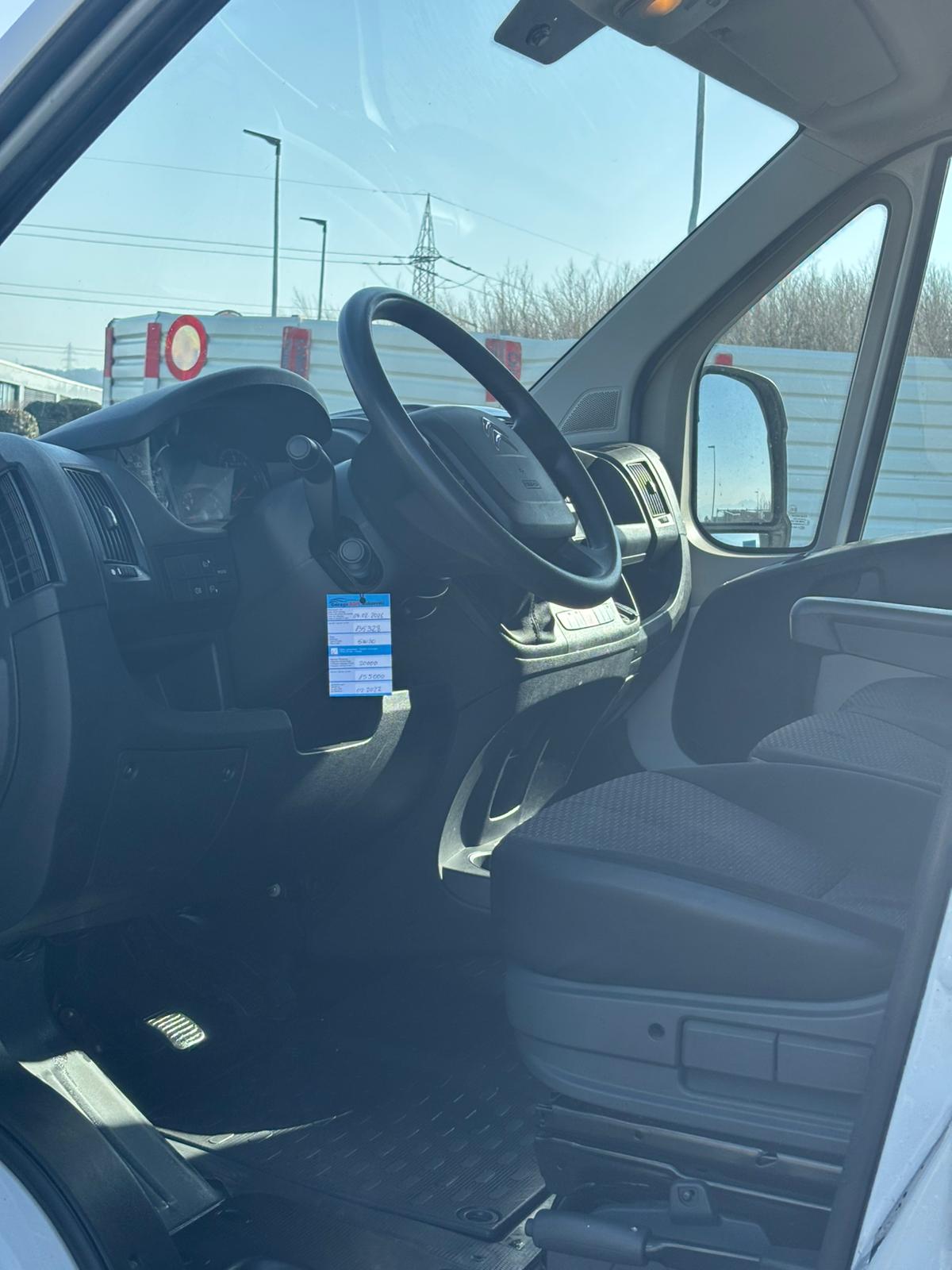 CITROEN Jumper 30 2.0 BlueHDi 110 Confort L1H1-image-23