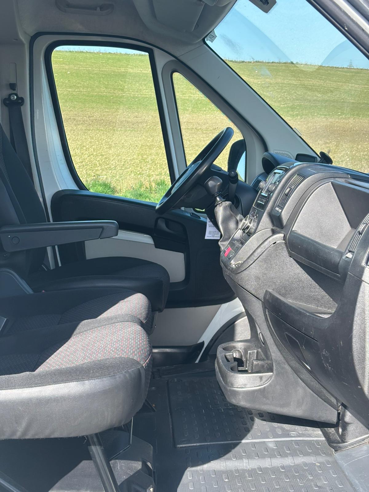 CITROEN Jumper 30 2.0 BlueHDi 110 Confort L1H1-image-2