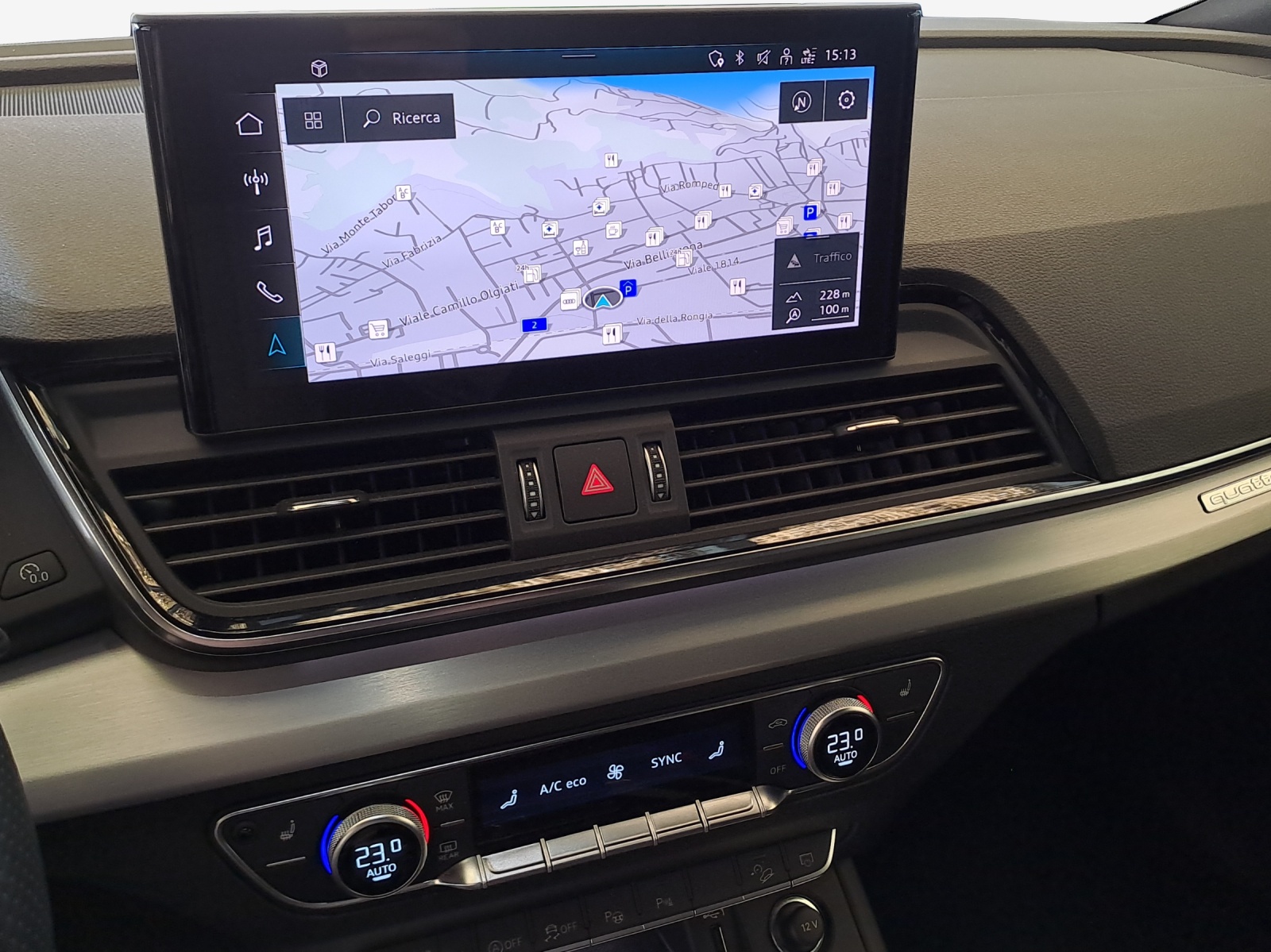 AUDI Q5 40 TDI Black Edition quattro S-tronic-image-10