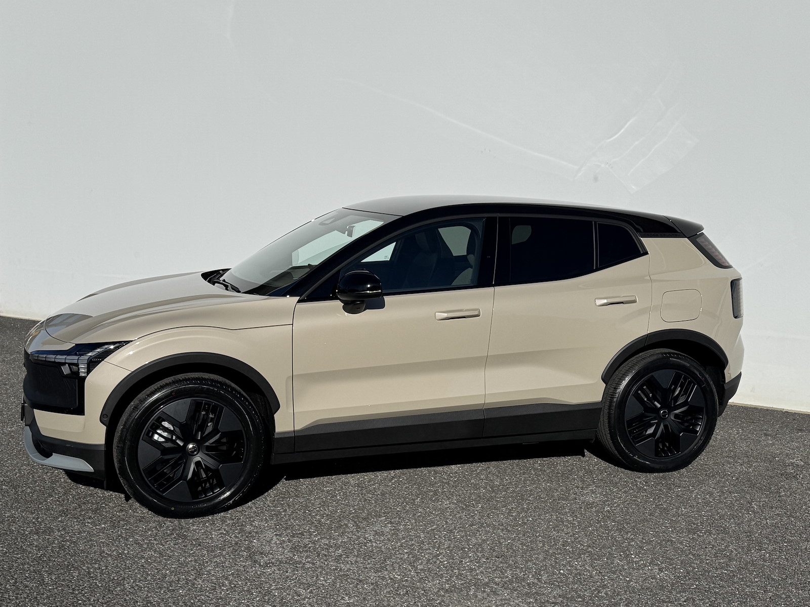 VOLVO EX 30 CC E60 Twin Performance AWD-image-2