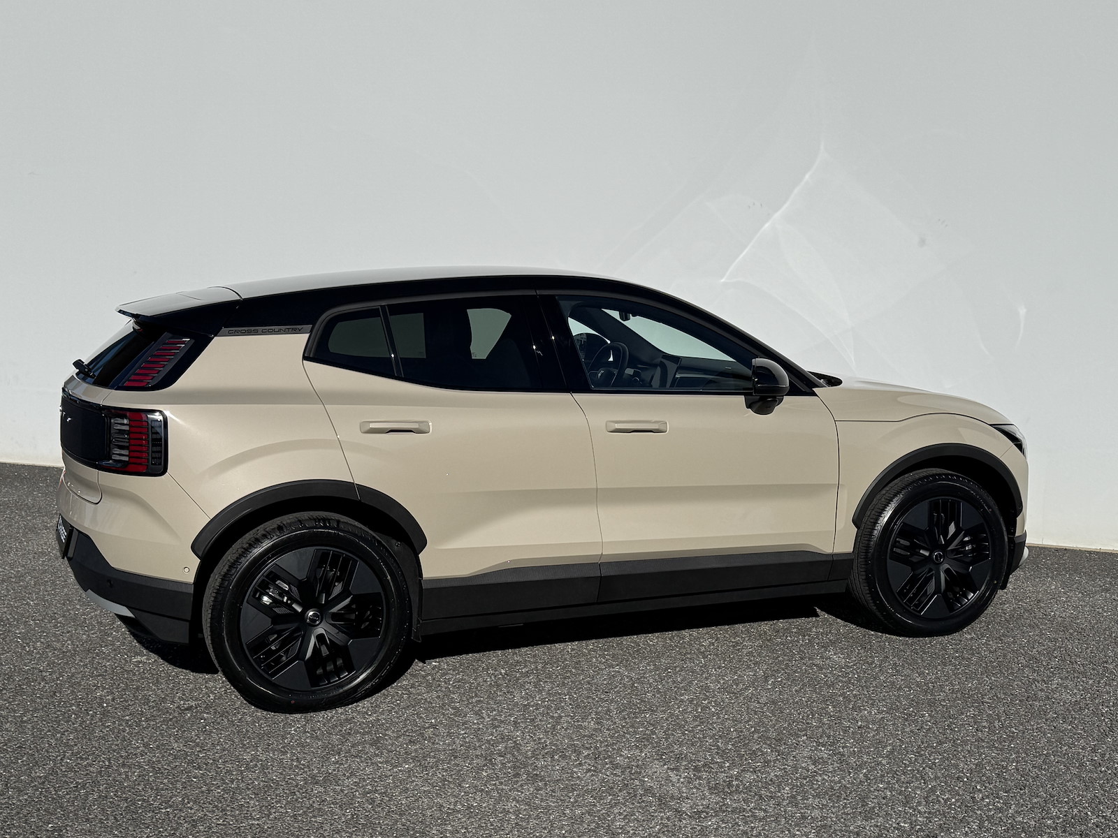 VOLVO EX 30 CC E60 Twin Performance AWD-image-5