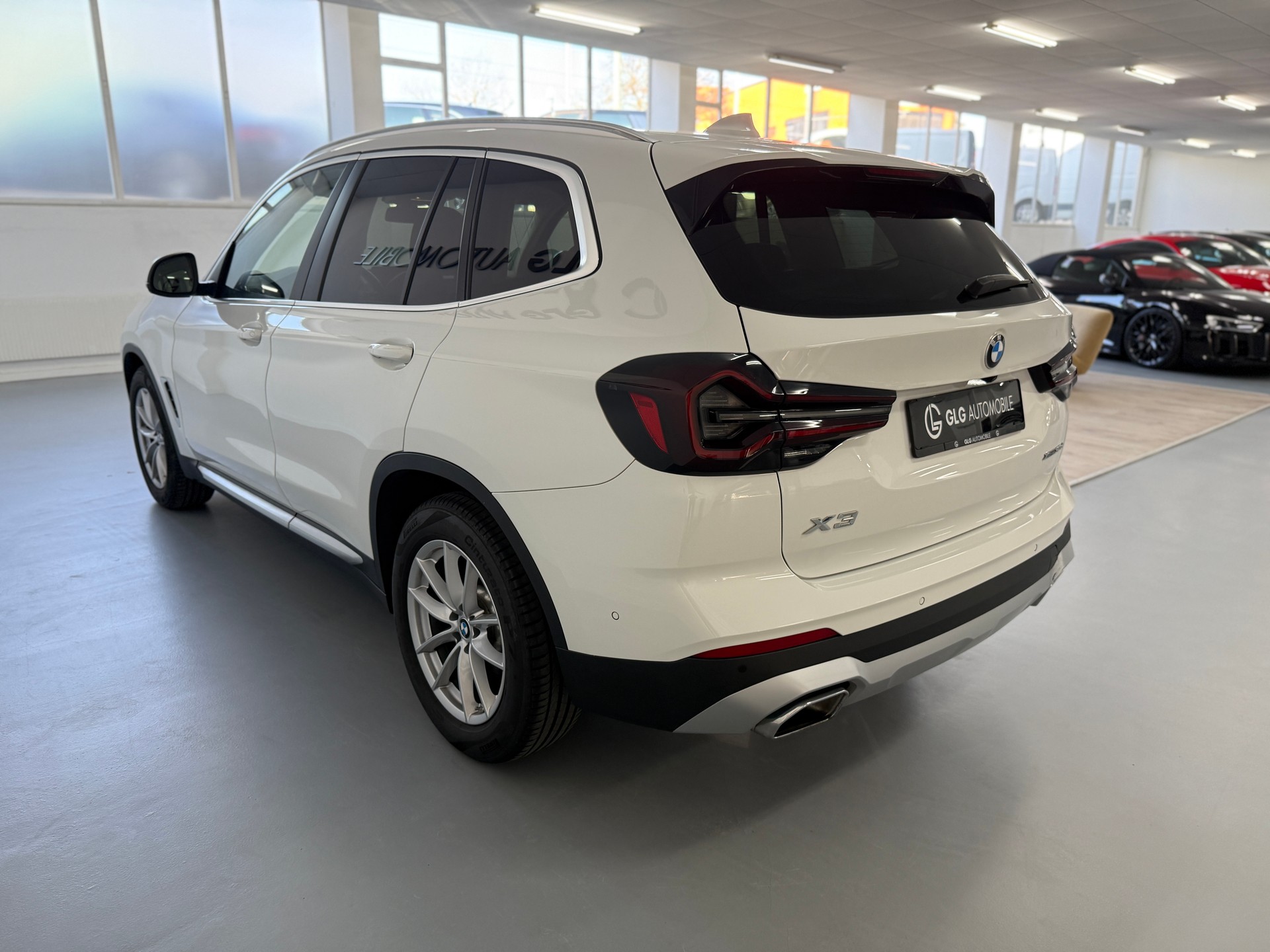 BMW X3 xDrive 48V 30d Individual-image-5