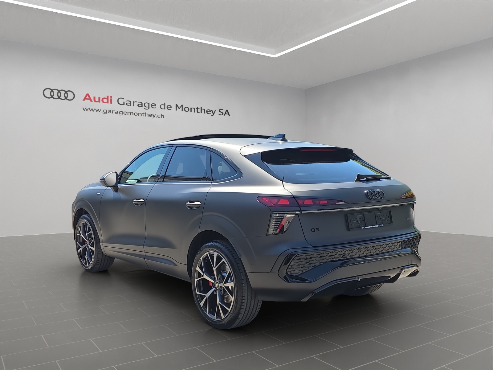 AUDI Q3 Sportback TFSI quattro 195 kW S tronic-image-5