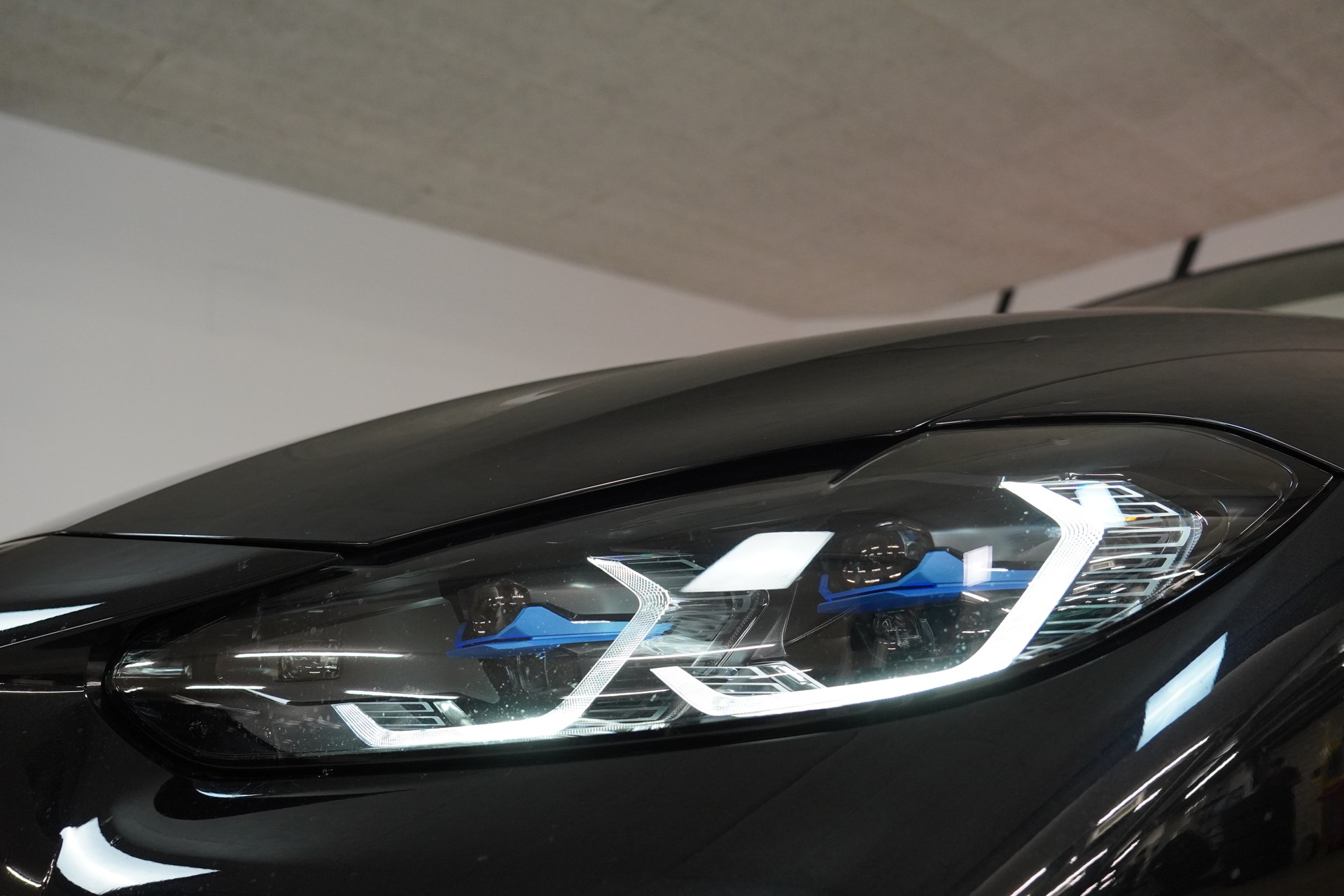 BMW M440i xDrive 48V Cabriolet Steptronic-image-16
