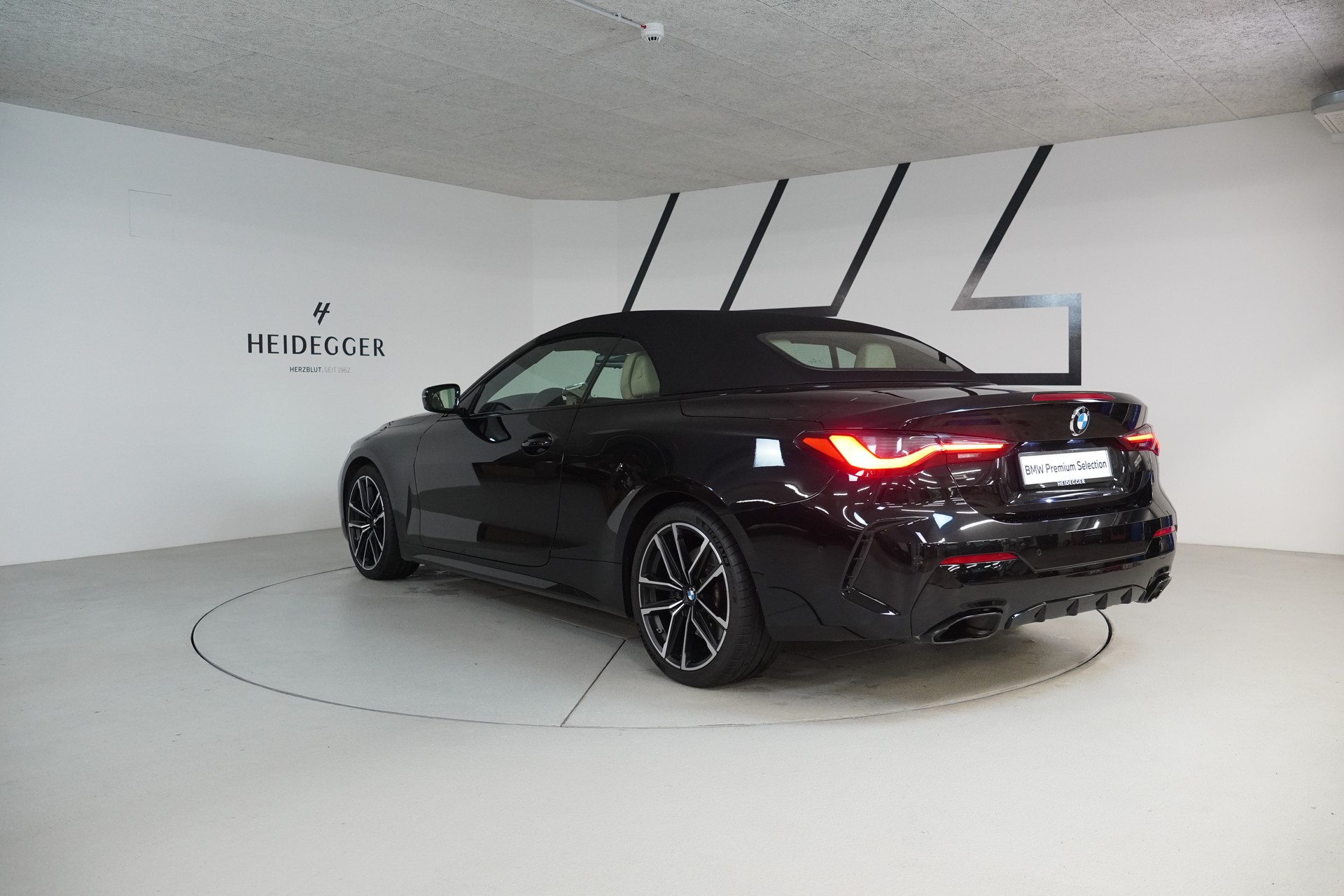 BMW M440i xDrive 48V Cabriolet Steptronic-image-4