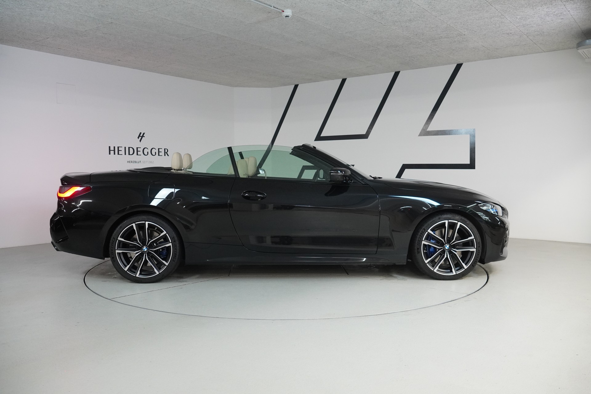 BMW M440i xDrive 48V Cabriolet Steptronic-image-15