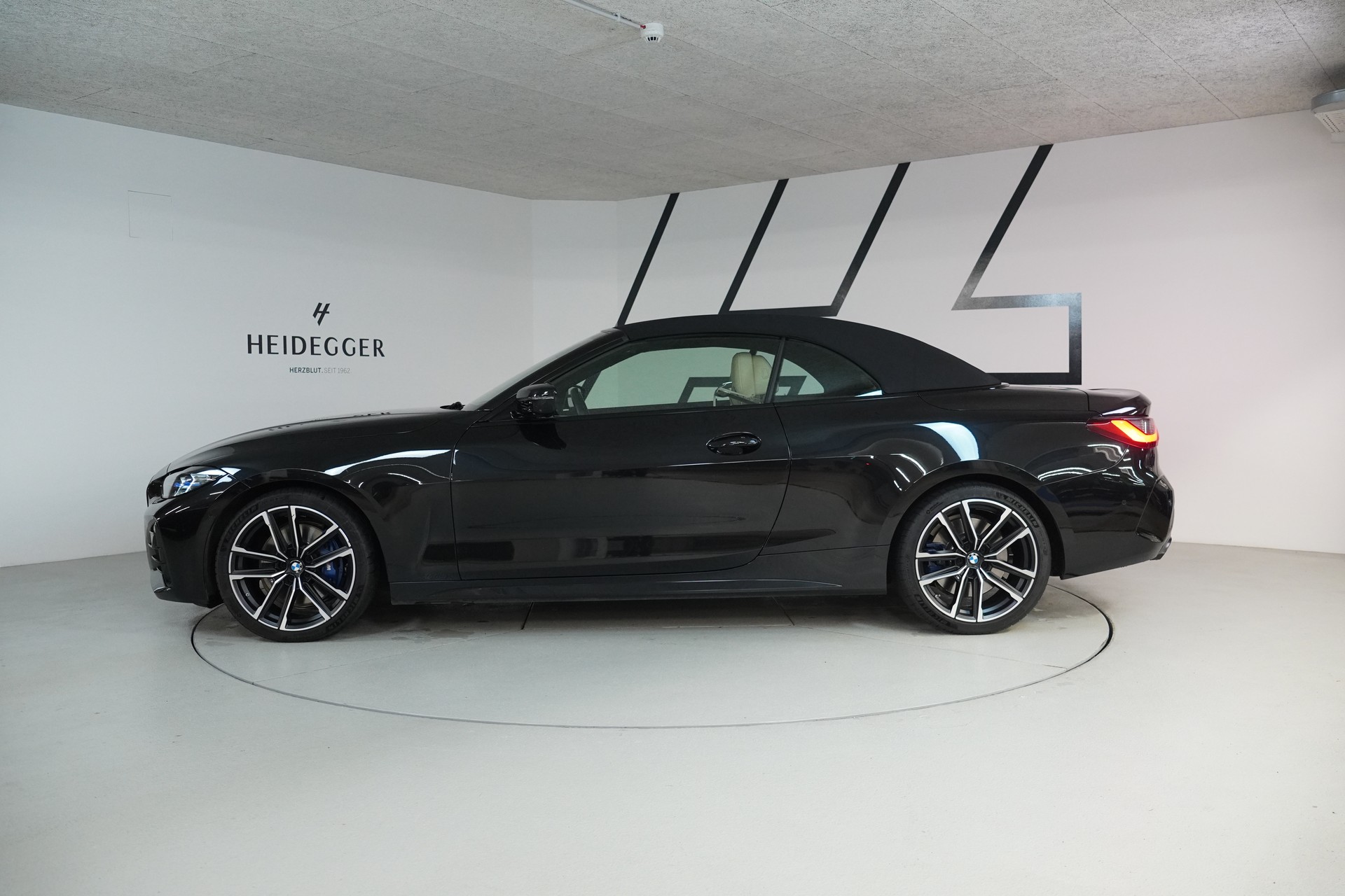 BMW M440i xDrive 48V Cabriolet Steptronic-image-3