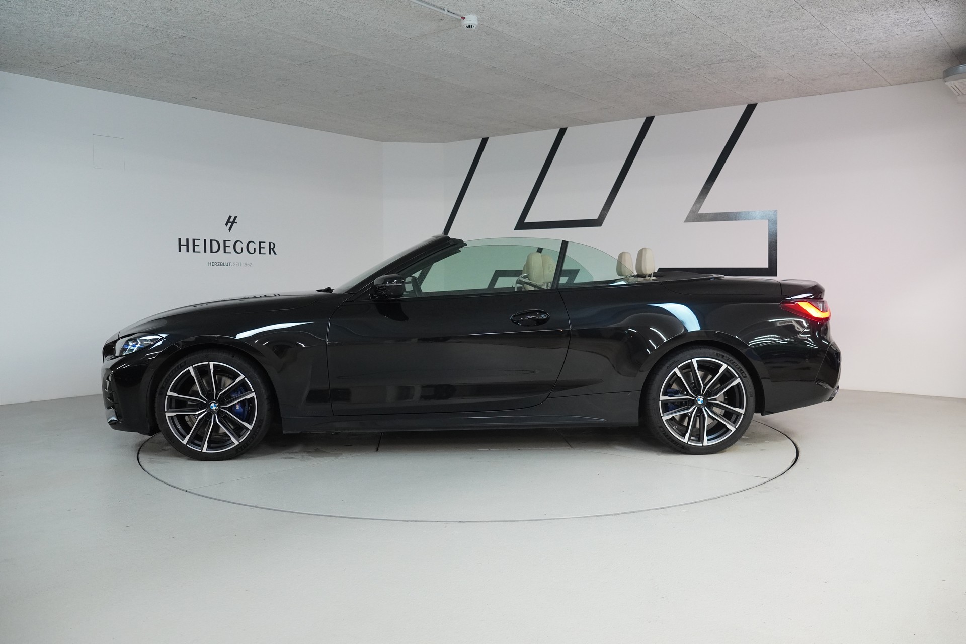 BMW M440i xDrive 48V Cabriolet Steptronic-image-11