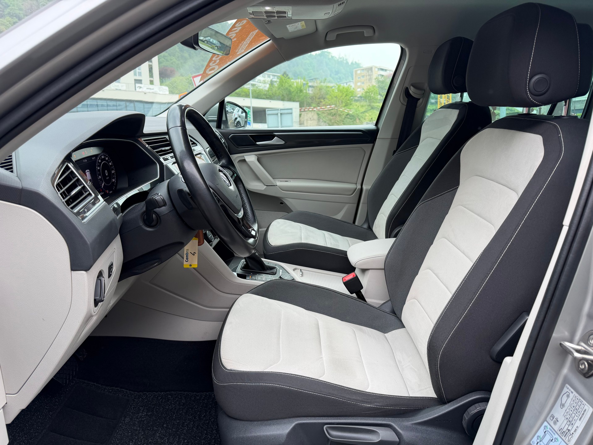 VW Tiguan 2.0 TDI SCR Highline 4Motion DSG-image-9