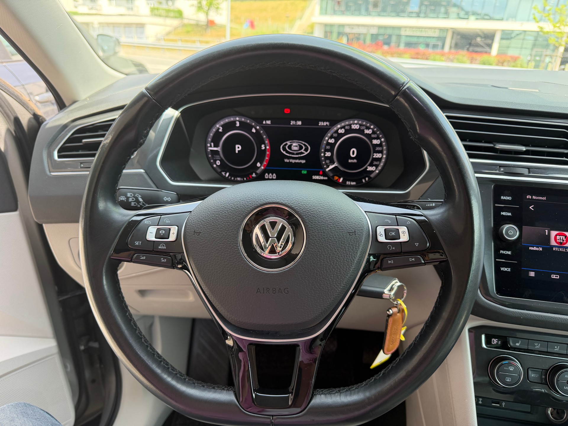 VW Tiguan 2.0 TDI SCR Highline 4Motion DSG-image-15