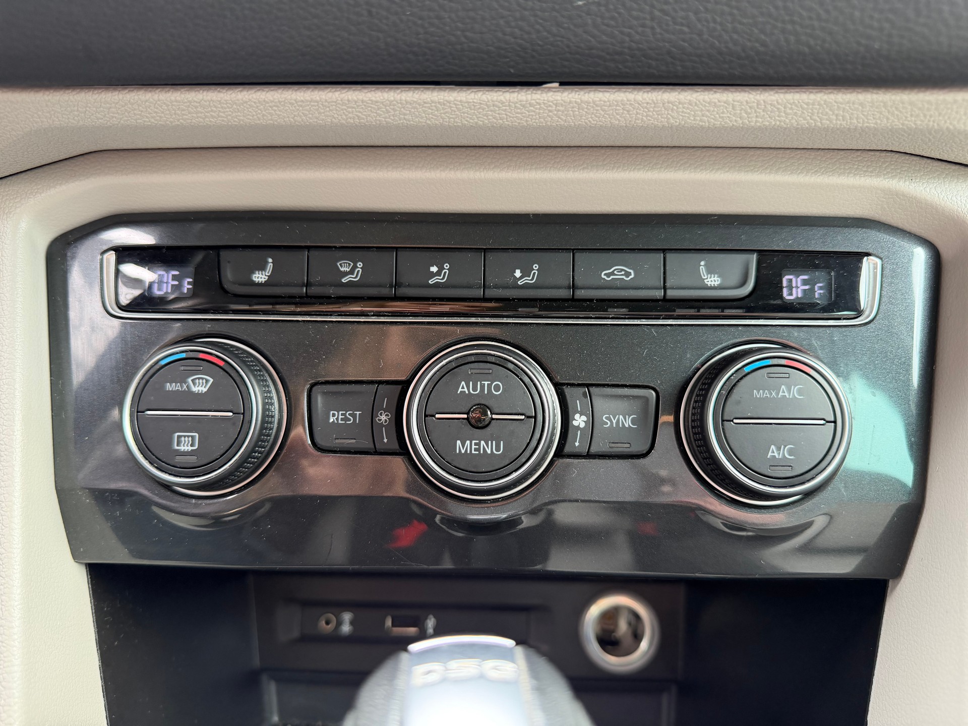 VW Tiguan 2.0 TDI SCR Highline 4Motion DSG-image-12