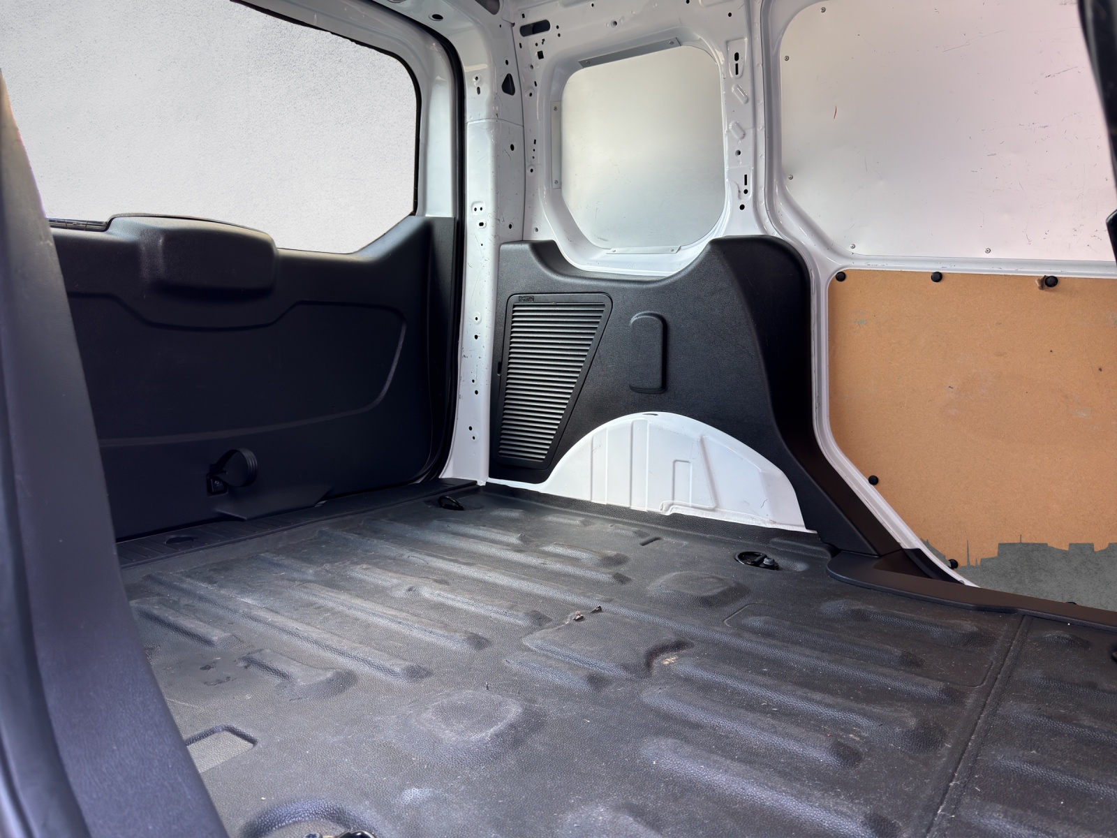 FORD Transit Connect Van T200 1.0 EcoBoost Trend-image-15