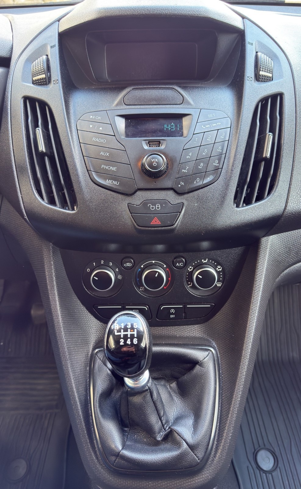 FORD Transit Connect Van T200 1.0 EcoBoost Trend-image-10