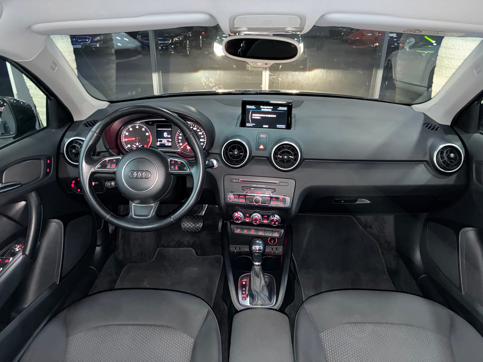 AUDI A1 Sportback 1.0 TFSI Design S-tronic-image-8