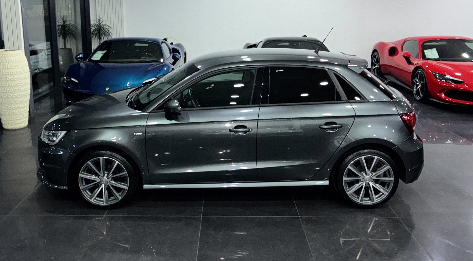 AUDI A1 Sportback 1.0 TFSI Design S-tronic-image-3
