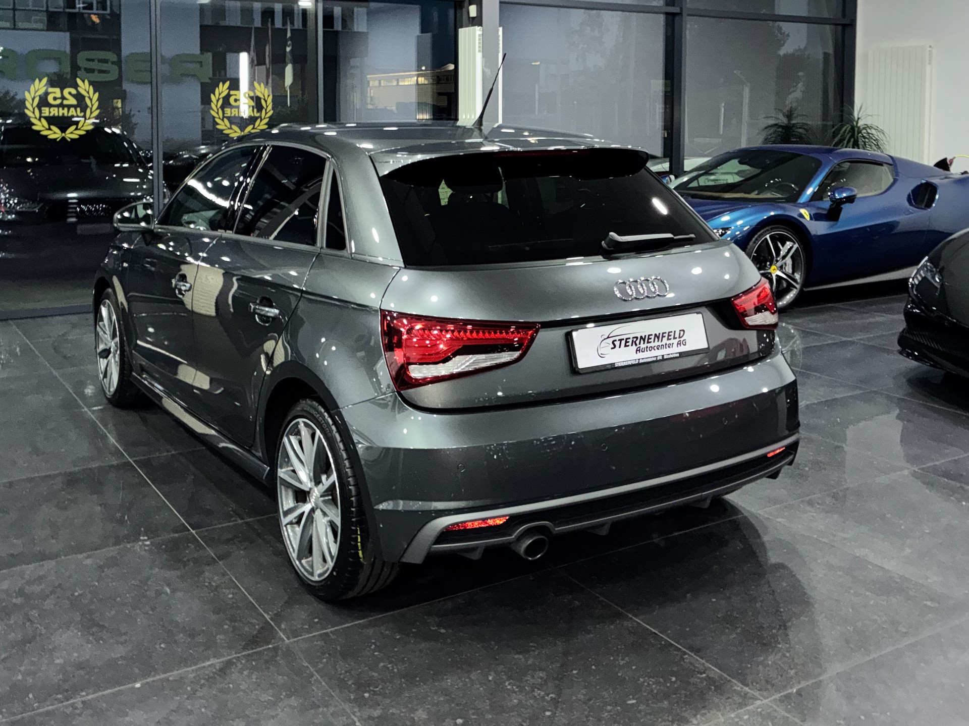AUDI A1 Sportback 1.0 TFSI Design S-tronic-image-6