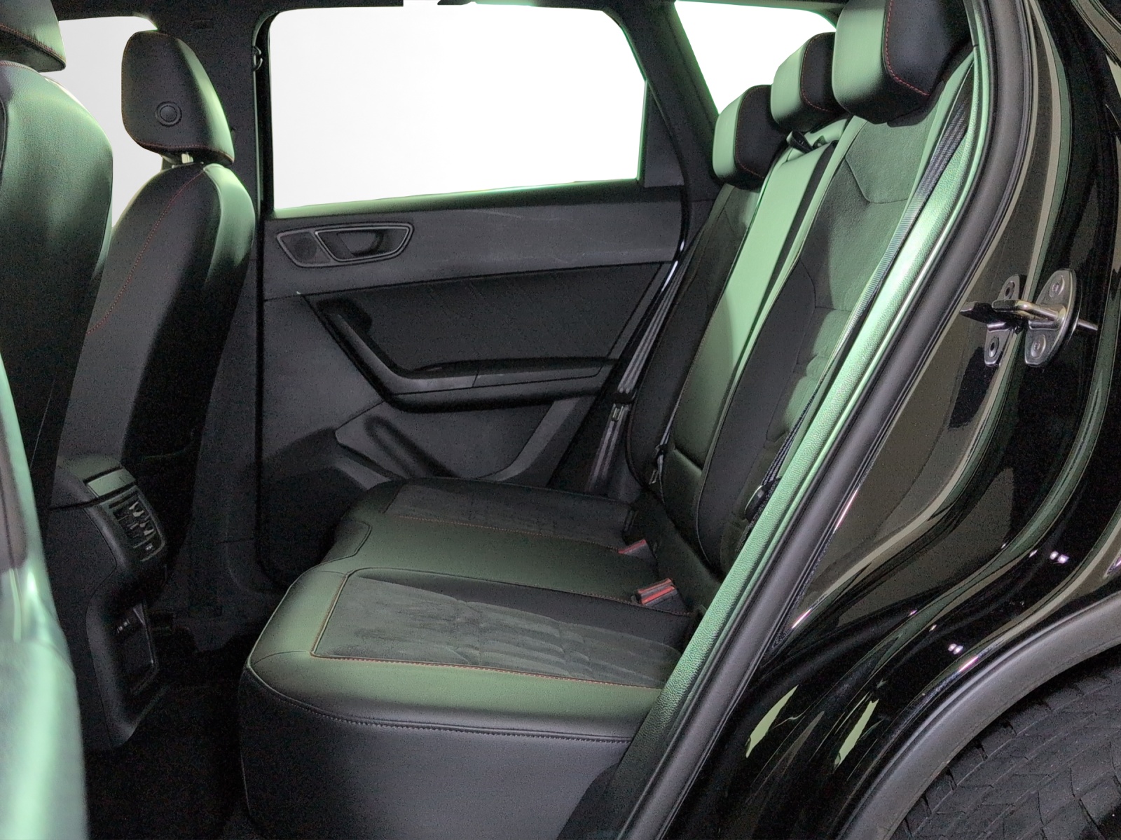 SEAT Ateca 2.0 TSI Hola FR 4Drive DSG-image-11