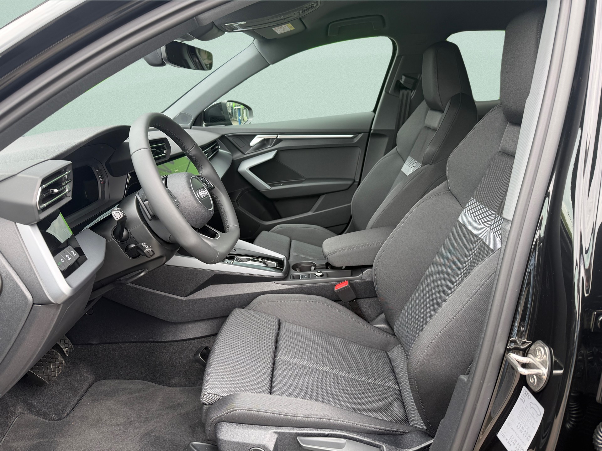 AUDI A3 Sportback TFSI 110 kW S line S tronic-image-10
