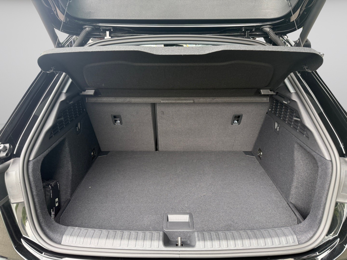 AUDI A3 Sportback TFSI 110 kW S line S tronic-image-18