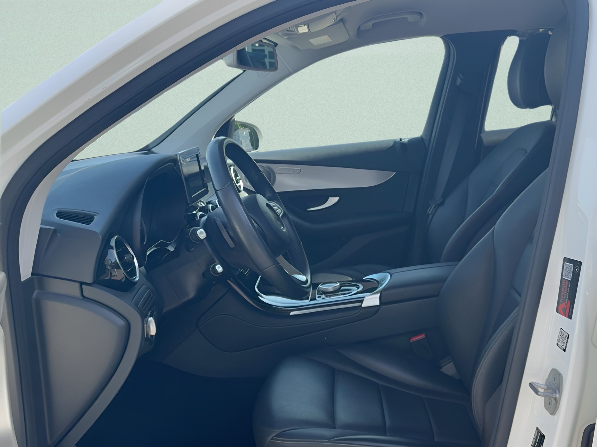 MERCEDES-BENZ GLC 220 d AMG Line 4Matic 9G-Tronic-image-9