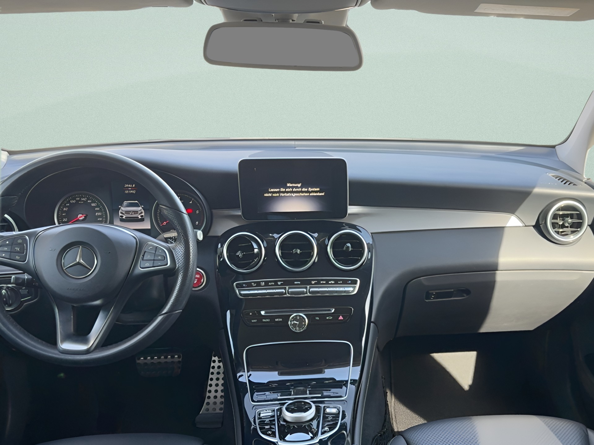MERCEDES-BENZ GLC 220 d AMG Line 4Matic 9G-Tronic-image-11