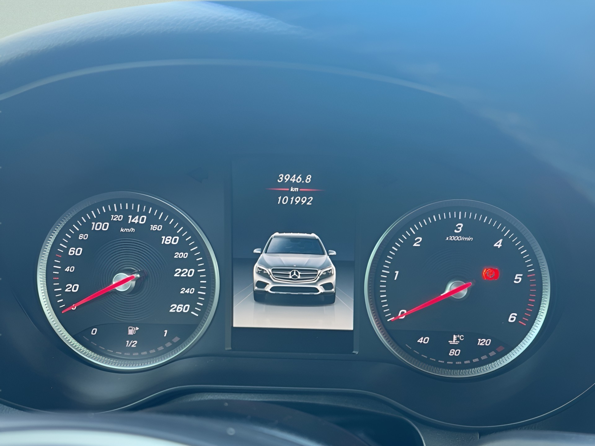 MERCEDES-BENZ GLC 220 d AMG Line 4Matic 9G-Tronic-image-15