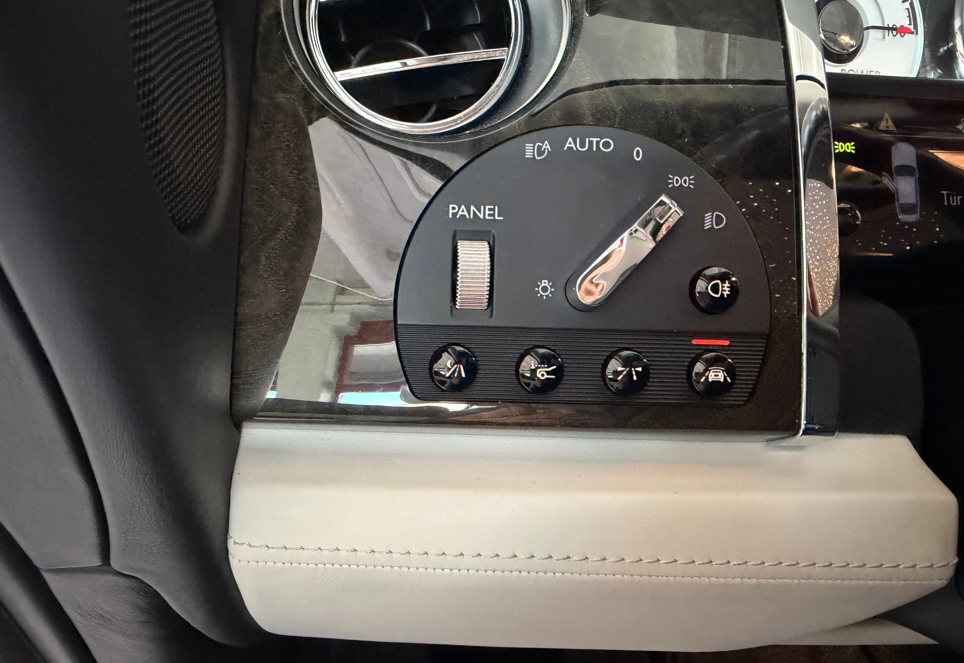 ROLLS-ROYCE Wraith 6.6 V12-image-22