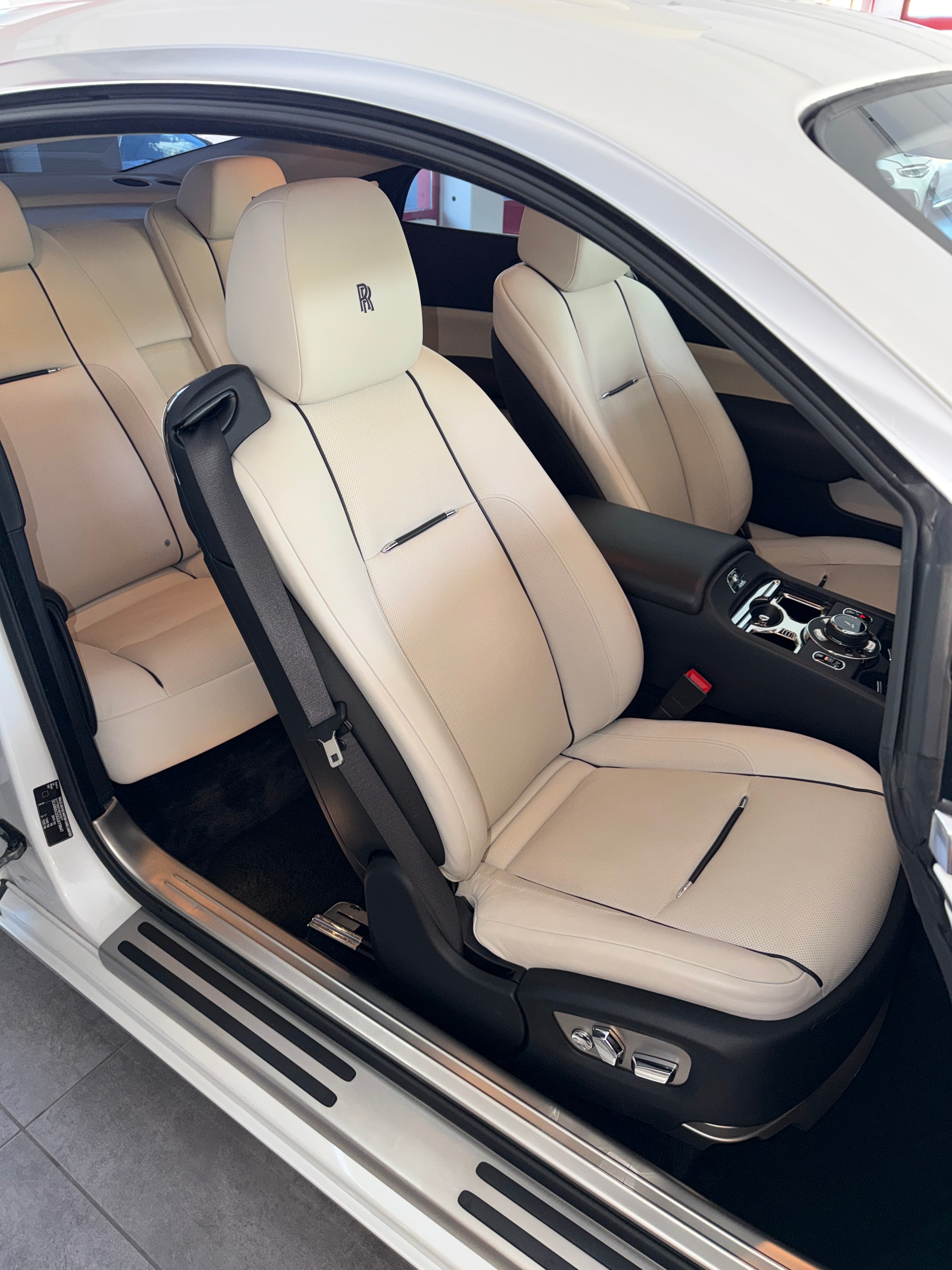 ROLLS-ROYCE Wraith 6.6 V12-image-14