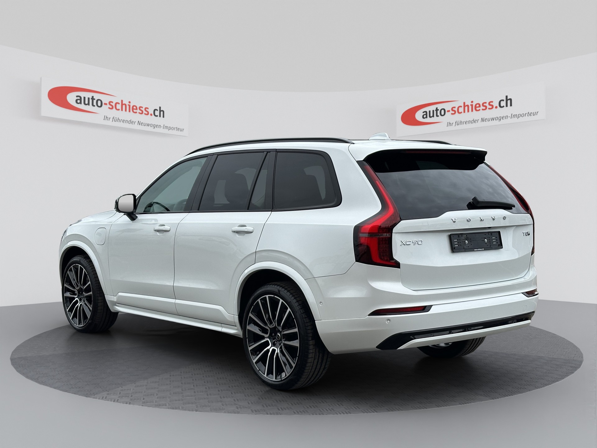 VOLVO XC90 T8 eAWD 7Pl. Plus Dark PluginHybrid Geartronic-image-2