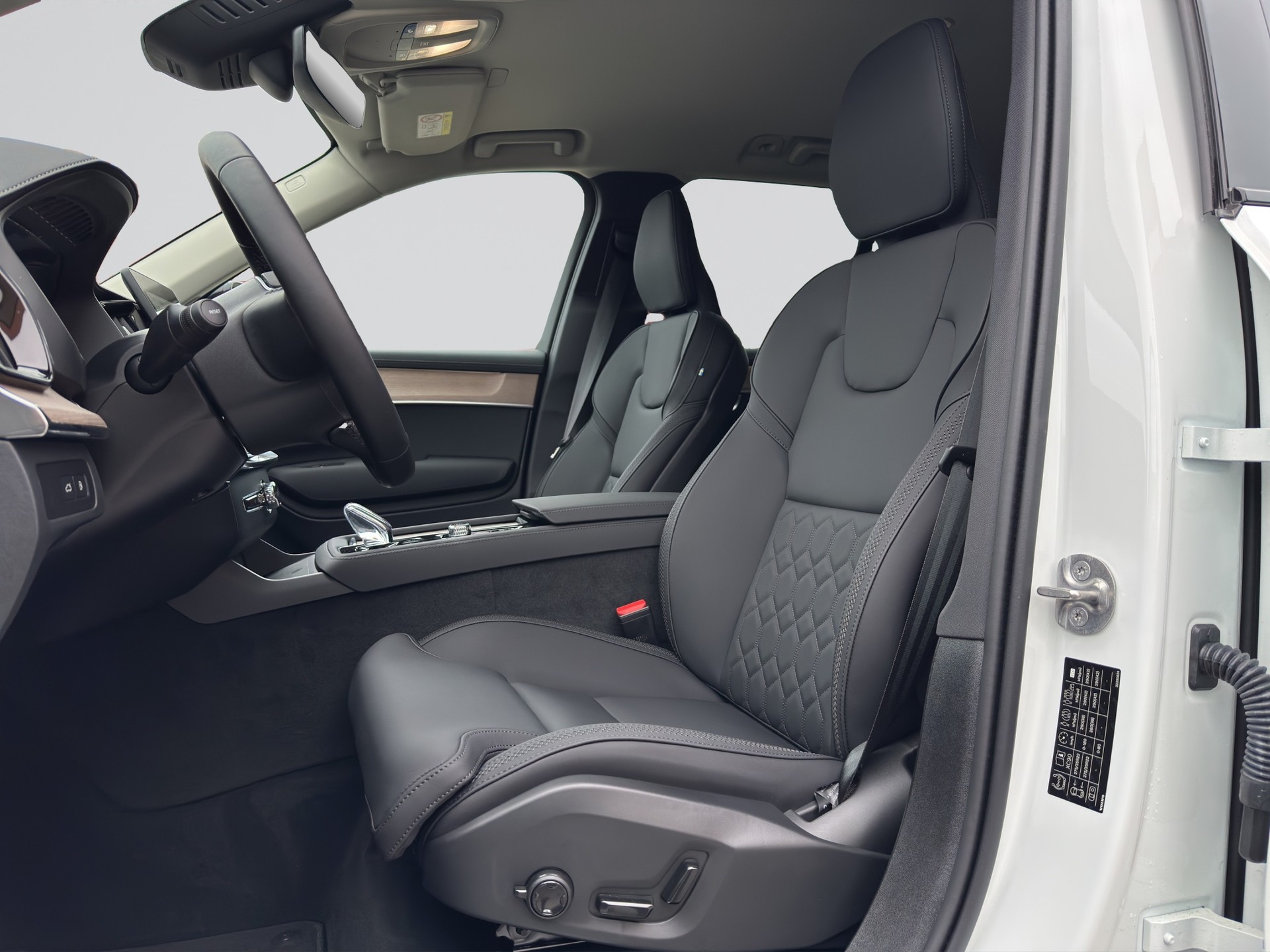 VOLVO XC90 T8 eAWD 7Pl. Plus Dark PluginHybrid Geartronic-image-5
