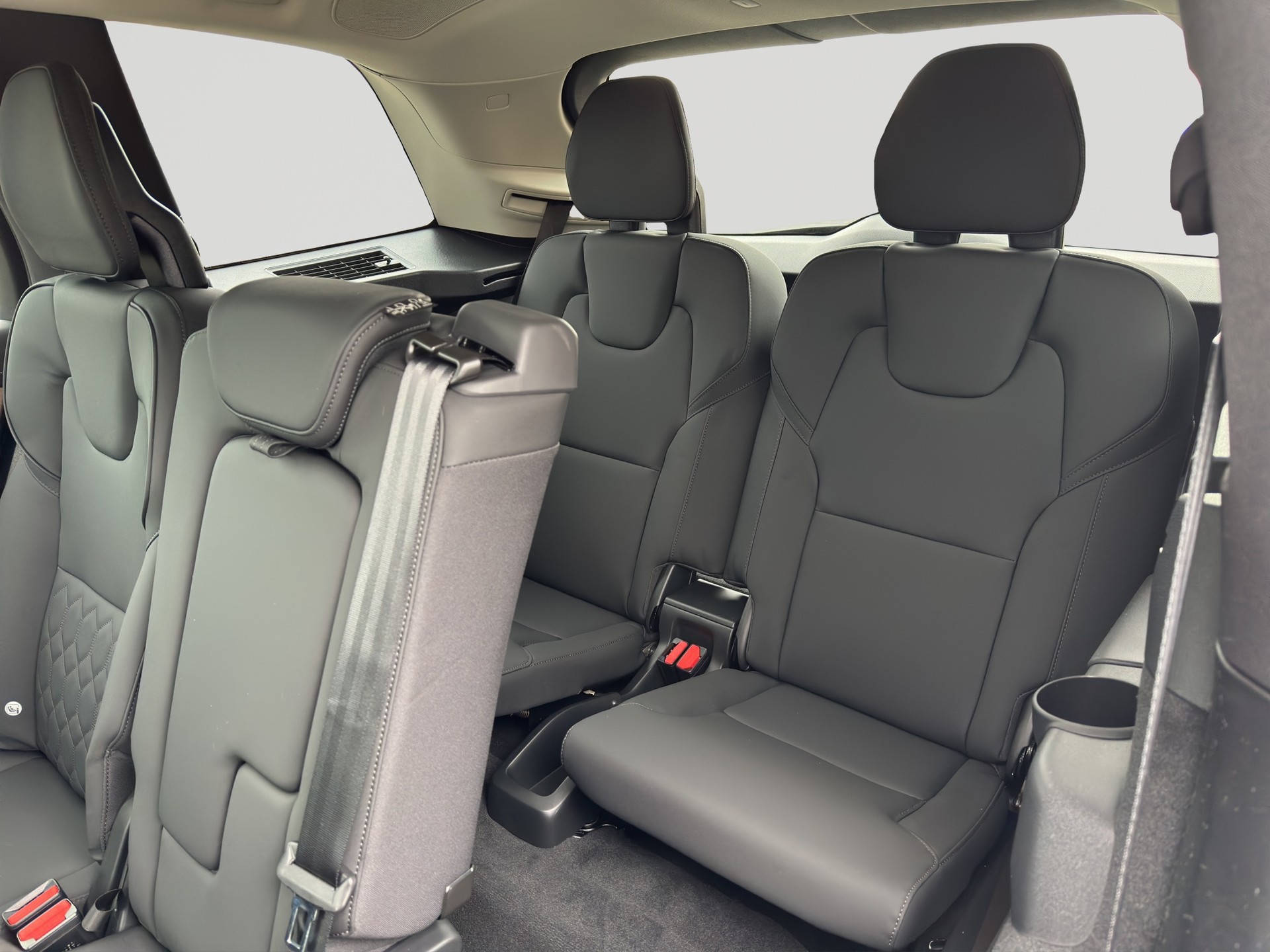 VOLVO XC90 T8 eAWD 7Pl. Plus Dark PluginHybrid Geartronic-image-8