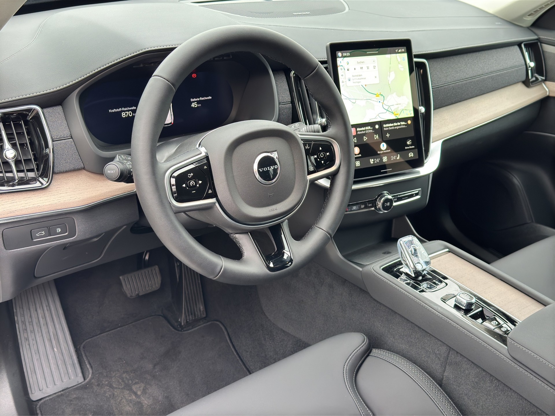 VOLVO XC90 T8 eAWD 7Pl. Plus Dark PluginHybrid Geartronic-image-6