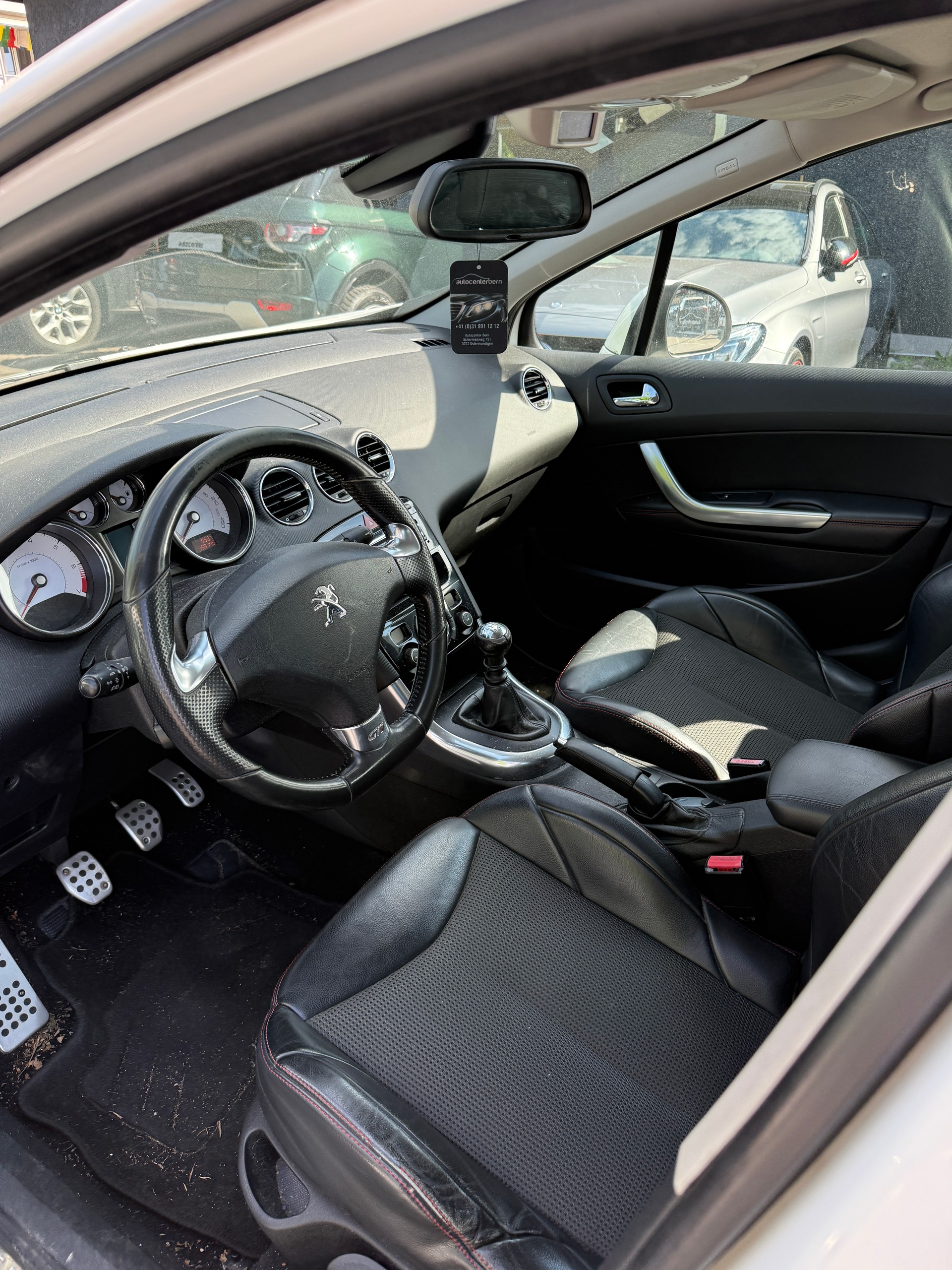 PEUGEOT 308 1.6 16V T GTi-image-3