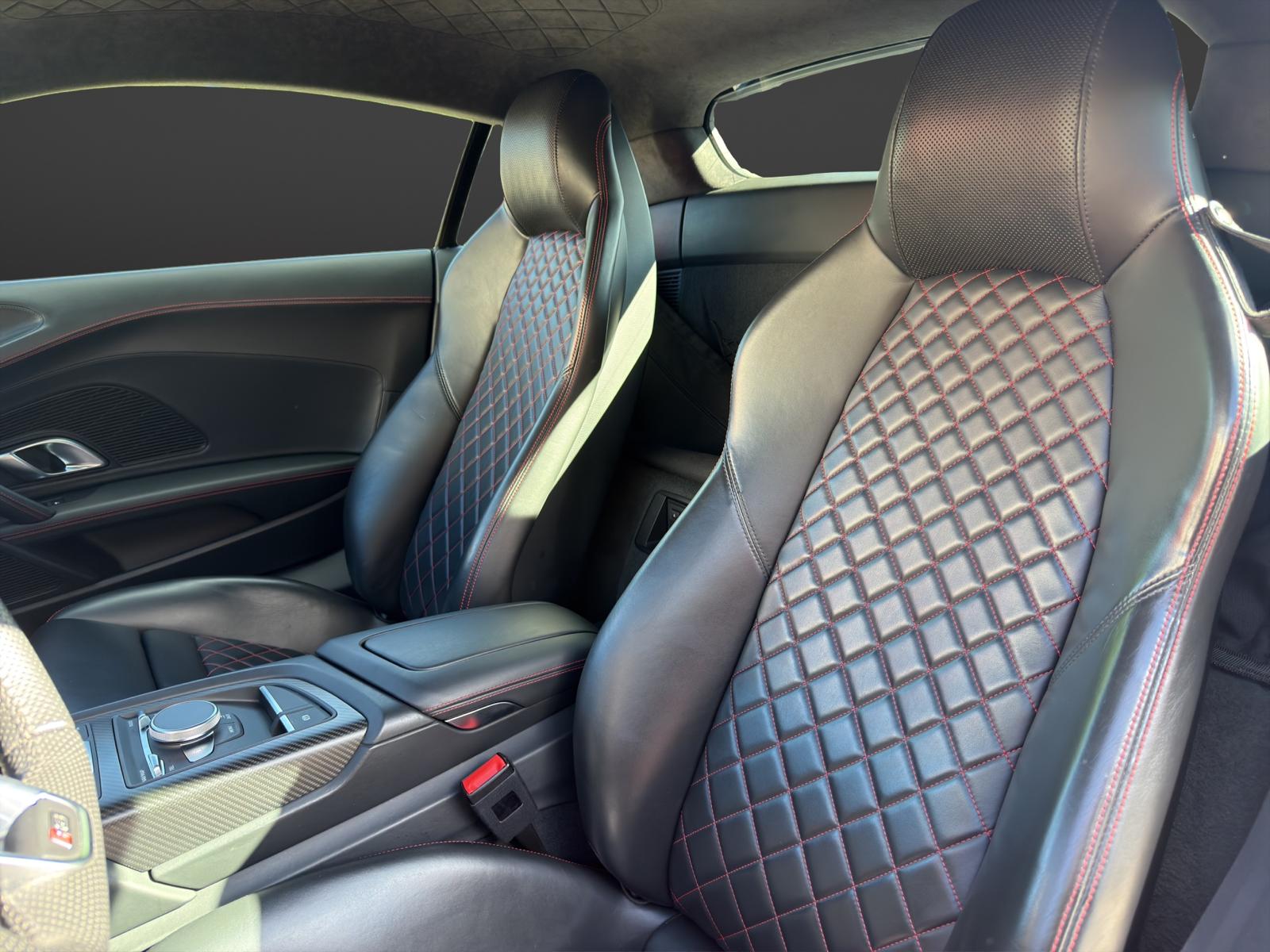 AUDI R8 Coupé 5.2 plus S-Tronic-image-18