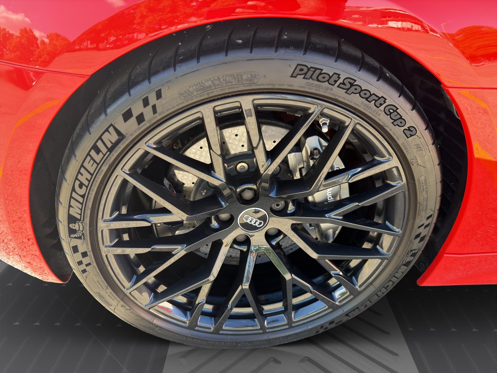 AUDI R8 Coupé 5.2 plus S-Tronic-image-21