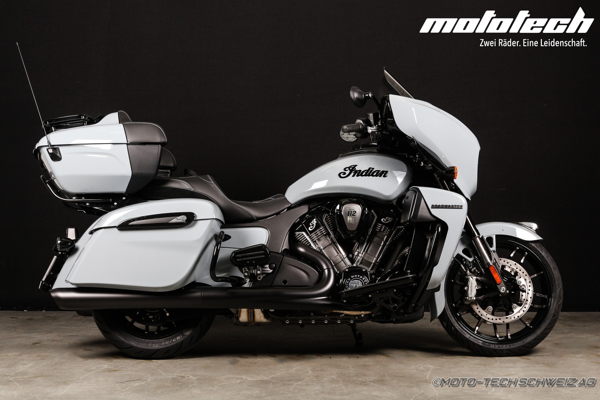 INDIAN Roadmaster Power Plus Dark Horse
