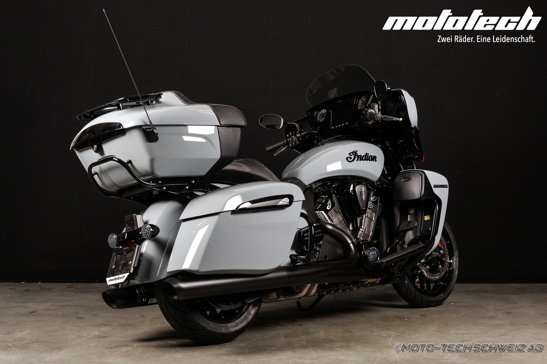 INDIAN Roadmaster Power Plus Dark Horse-showroom-element-1