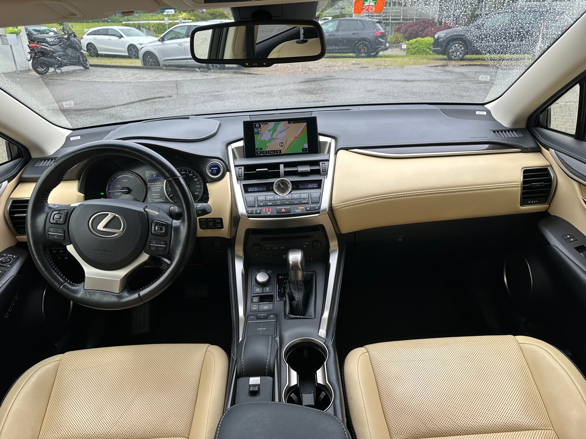 LEXUS NX 300h excellence E-Four Automatic-image-11