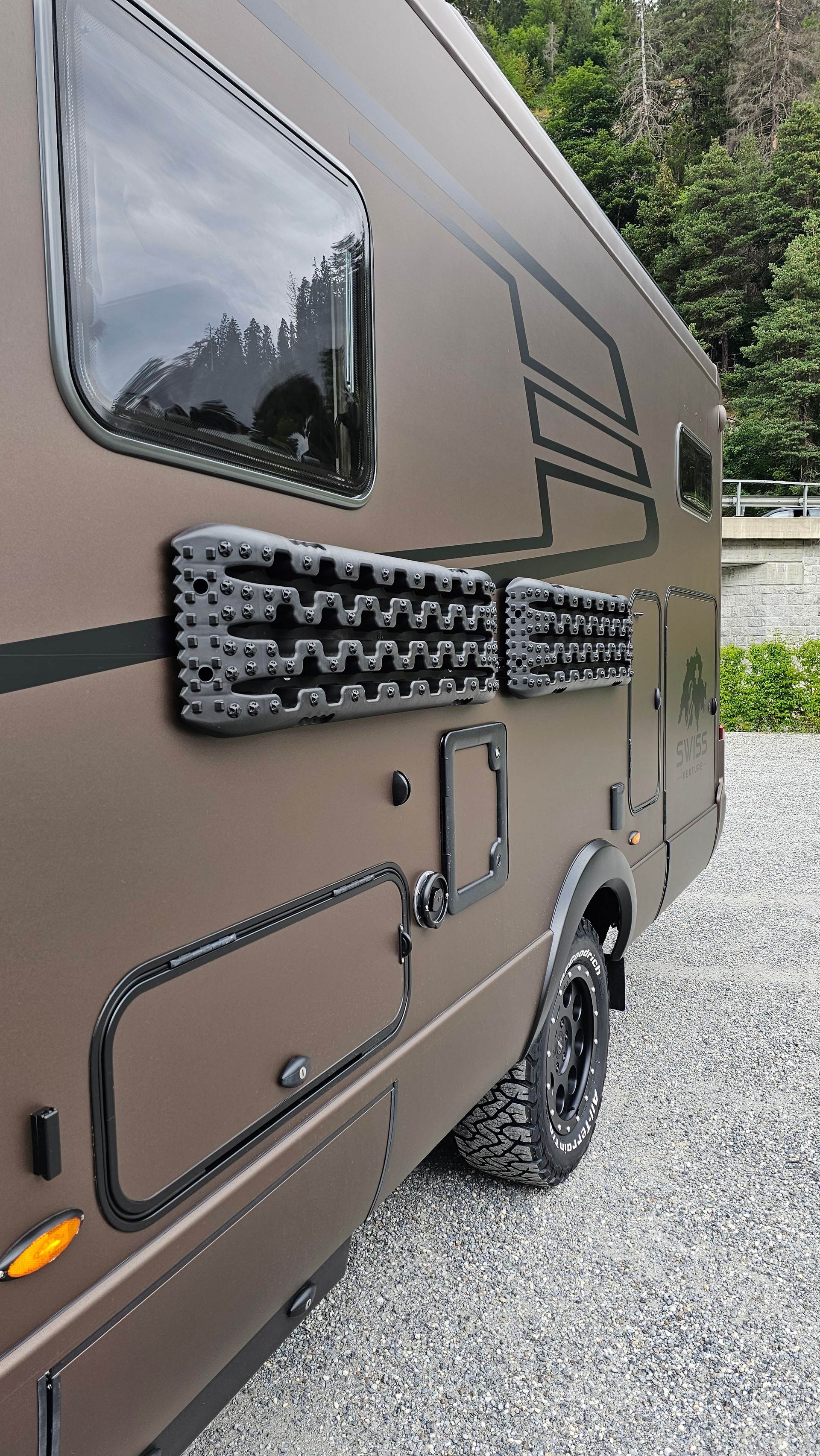 HYMER MLT 580 4x4 by Swiss Venture-image-4