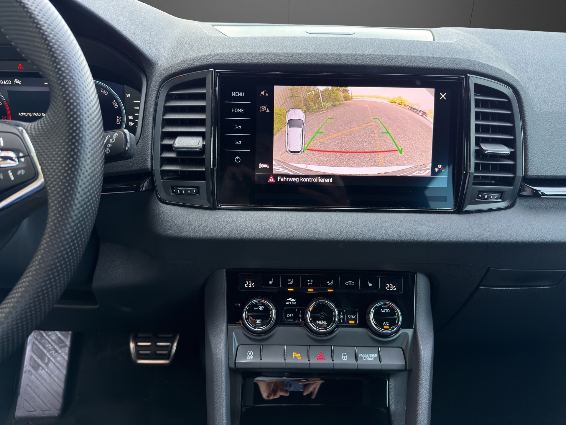 SKODA Karoq 2.0 TSI SportLine 4x4 DSG-image-15