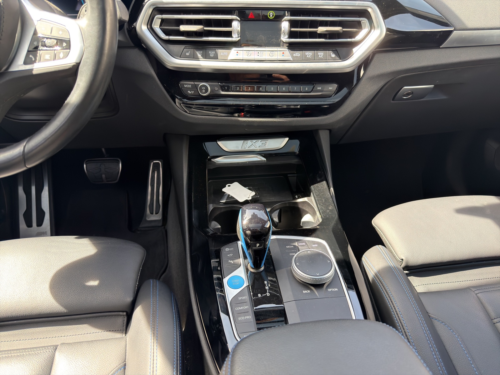 BMW iX3 Impressive-image-16