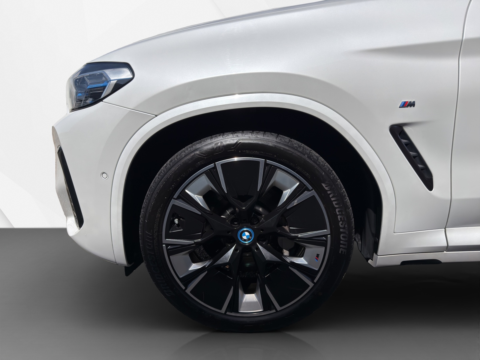 BMW iX3 Impressive-image-11