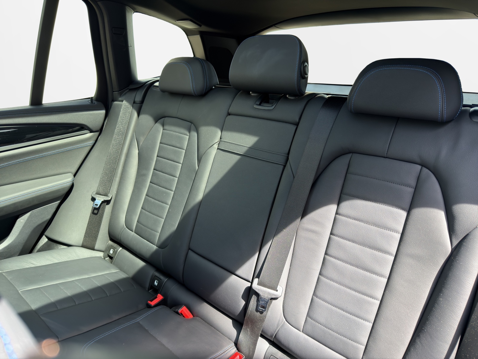 BMW iX3 Impressive-image-19