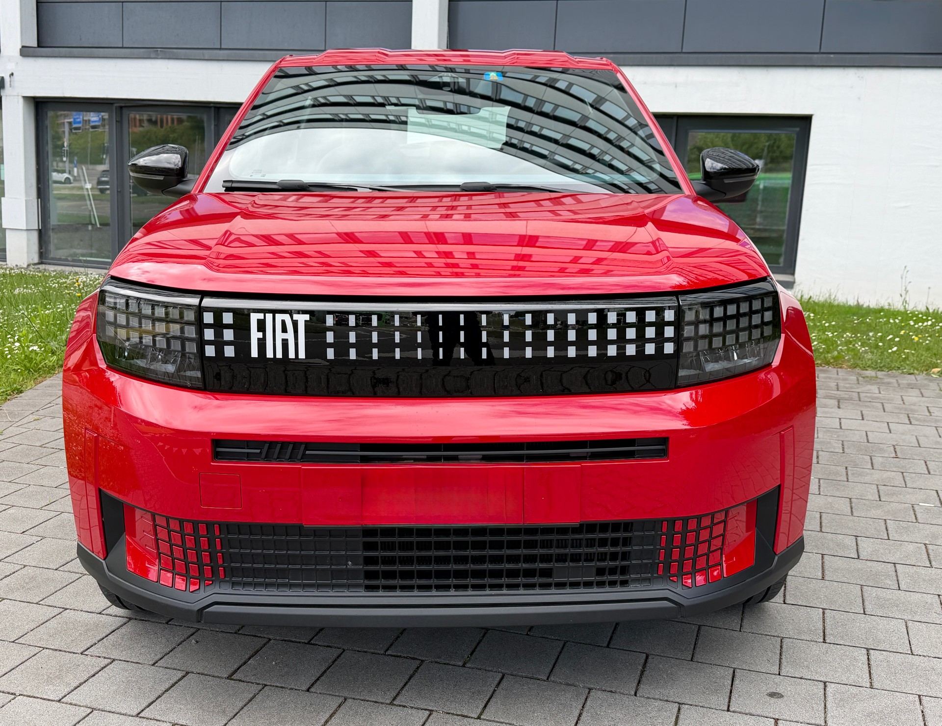 FIAT Grande Panda Elektro 🔋 Red 🔴-showroom-element-2