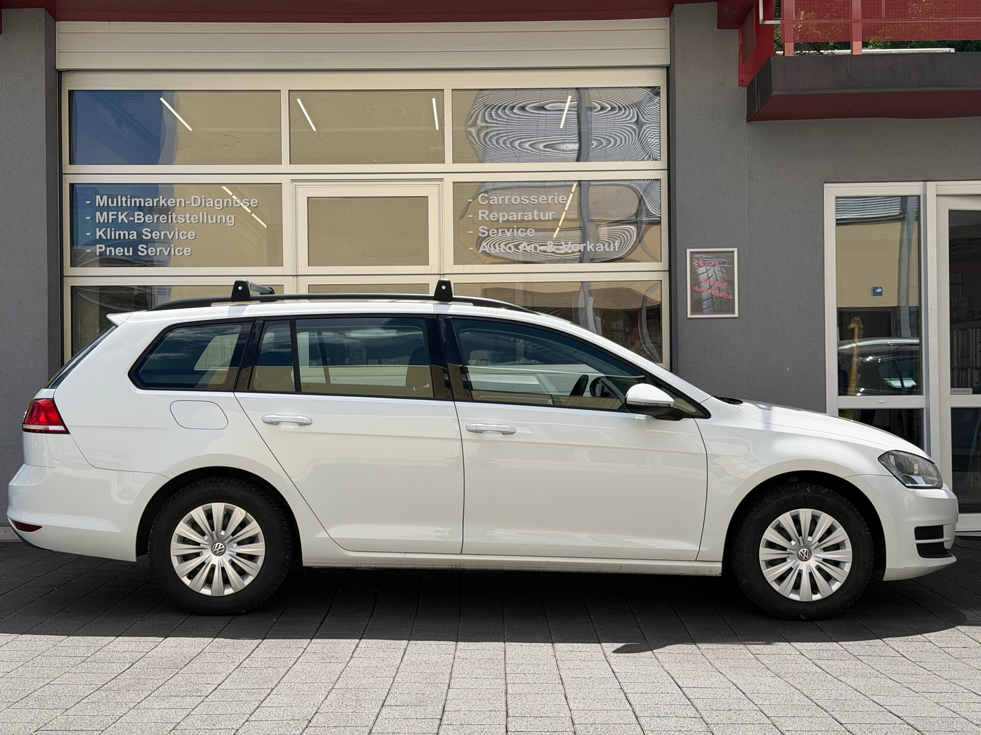 VW Golf Variant 1.2 TSI Trendline*Ab MFK&Service*CH-FHZ*1.Hand*Sparsam&Zuverlässig*-image-5