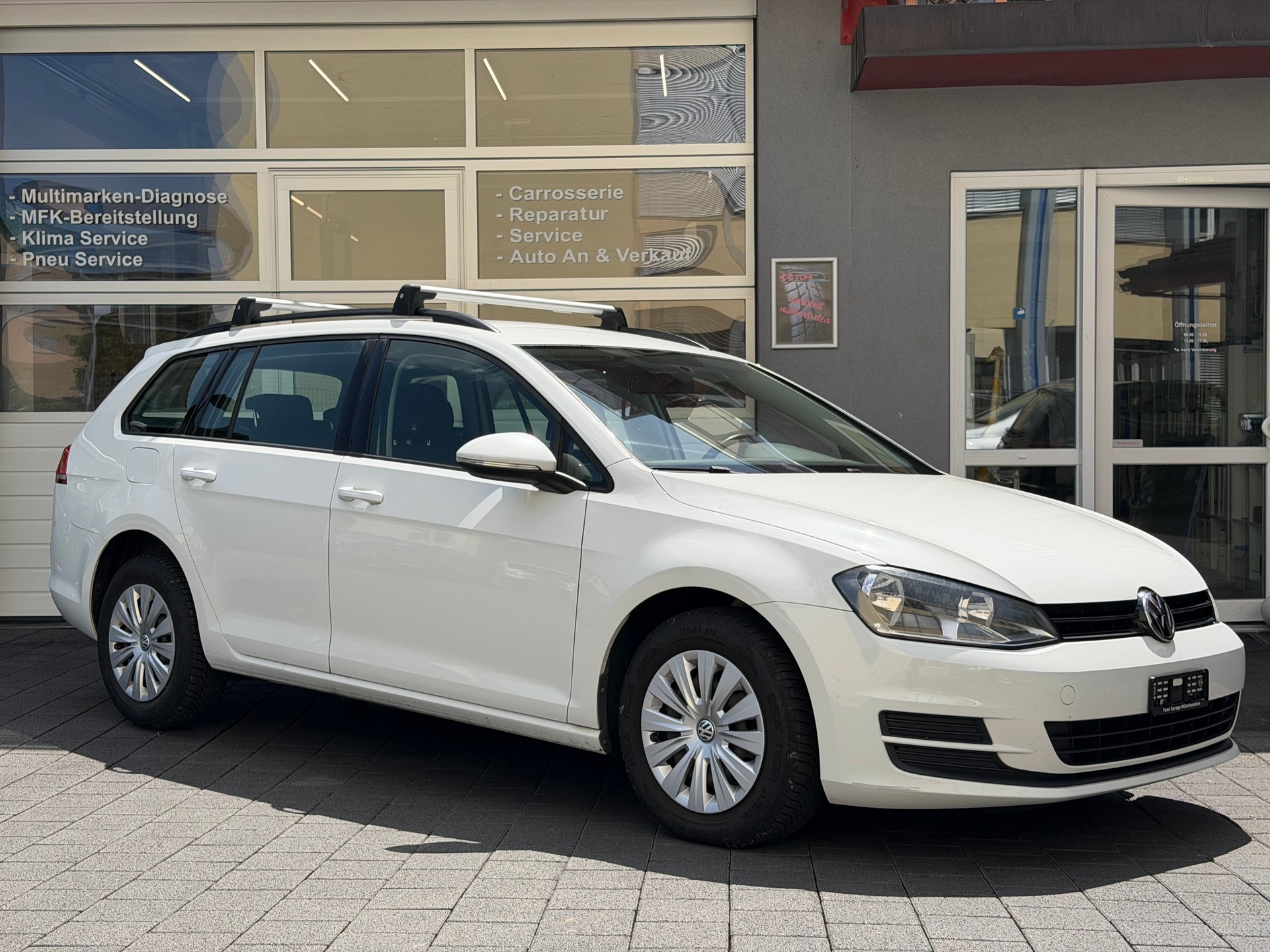 VW Golf Variant 1.2 TSI Trendline*Ab MFK&Service*CH-FHZ*1.Hand*Sparsam&Zuverlässig*-image-4