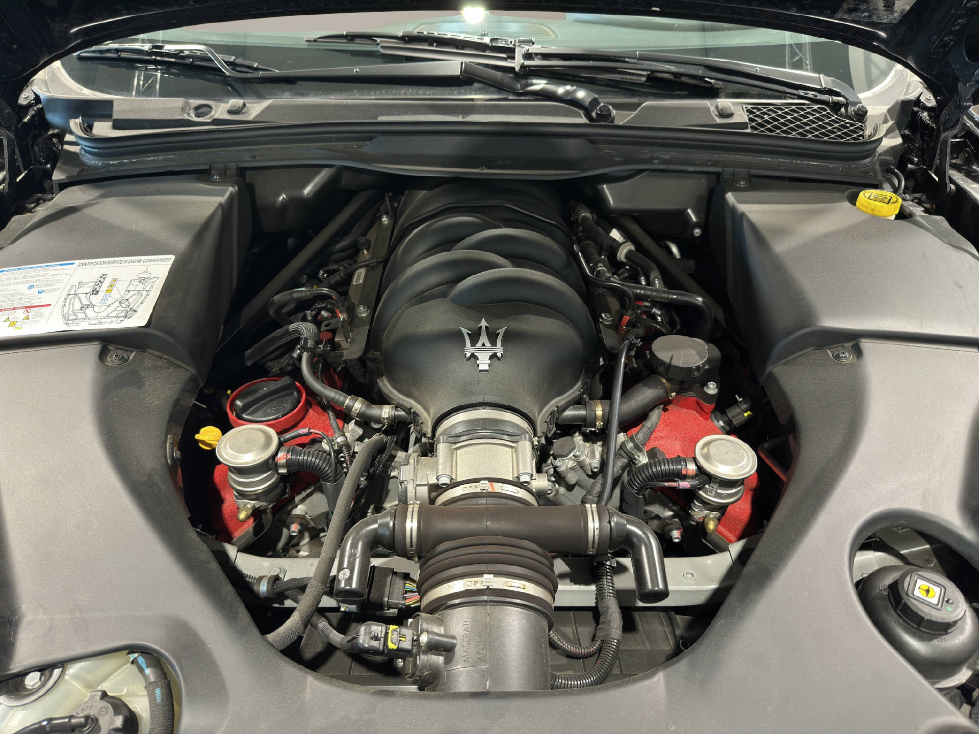 MASERATI Grancabrio 4.7 V8-image-16