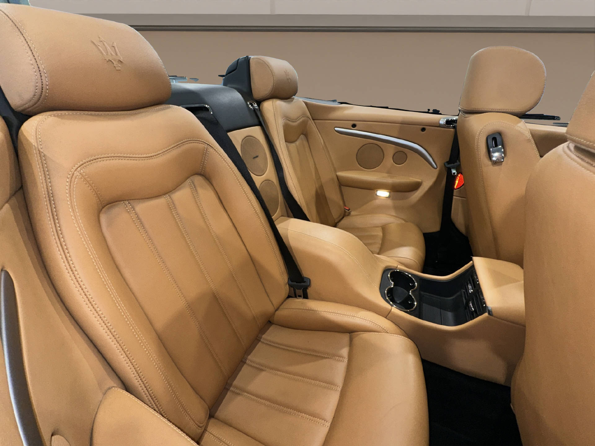 MASERATI Grancabrio 4.7 V8-image-13